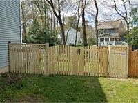 <b>Wood Picket Fence</b>